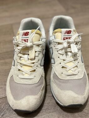 New Balance Men’s 574 Sneakers in Cream and Gray , only worn a couple of times!